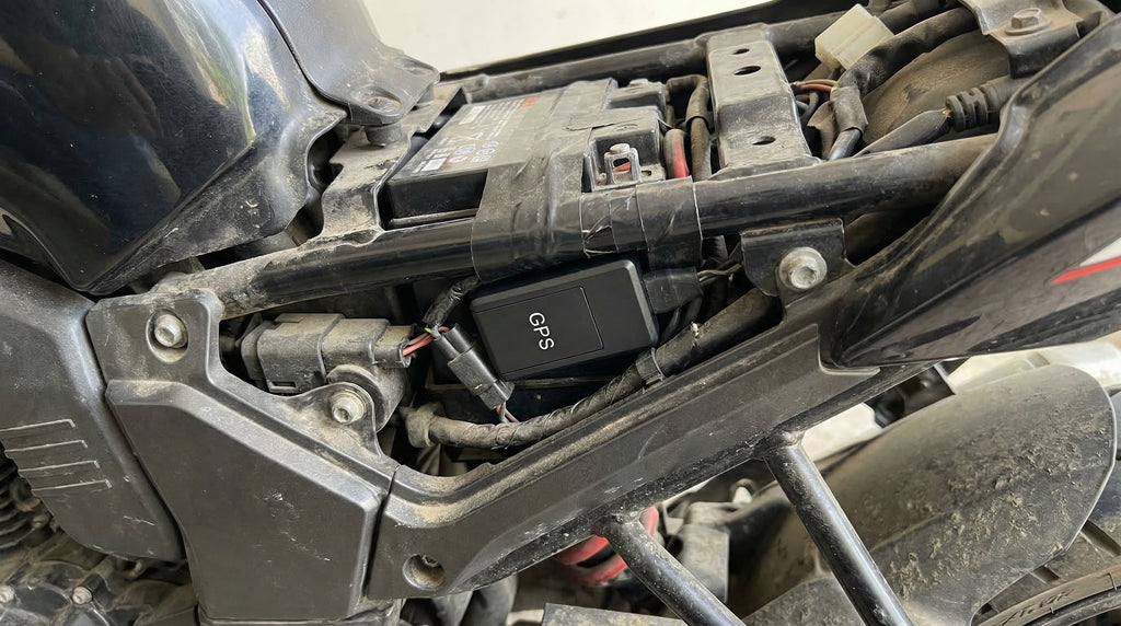 Traceur GPS Pro — Localisation Temps Réel + Micro Espion Intégré